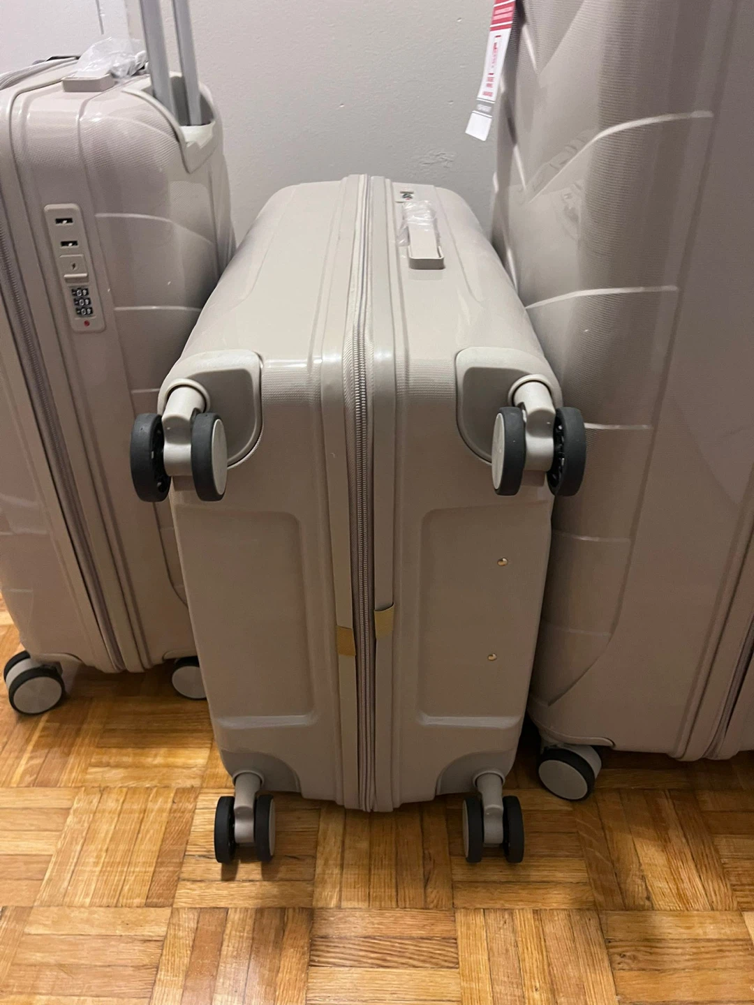 Luggage Set - 3 Pieces - photo 2