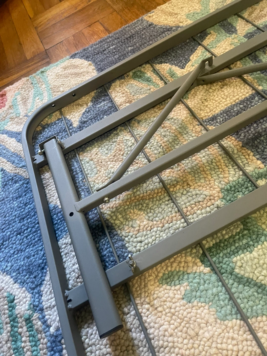 Queen size Metal Bed Frame - photo 2