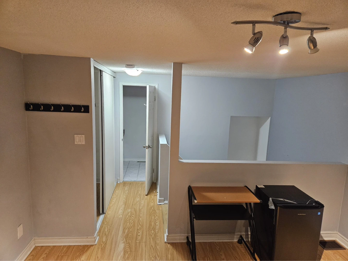 Room for Rent - photo 2
