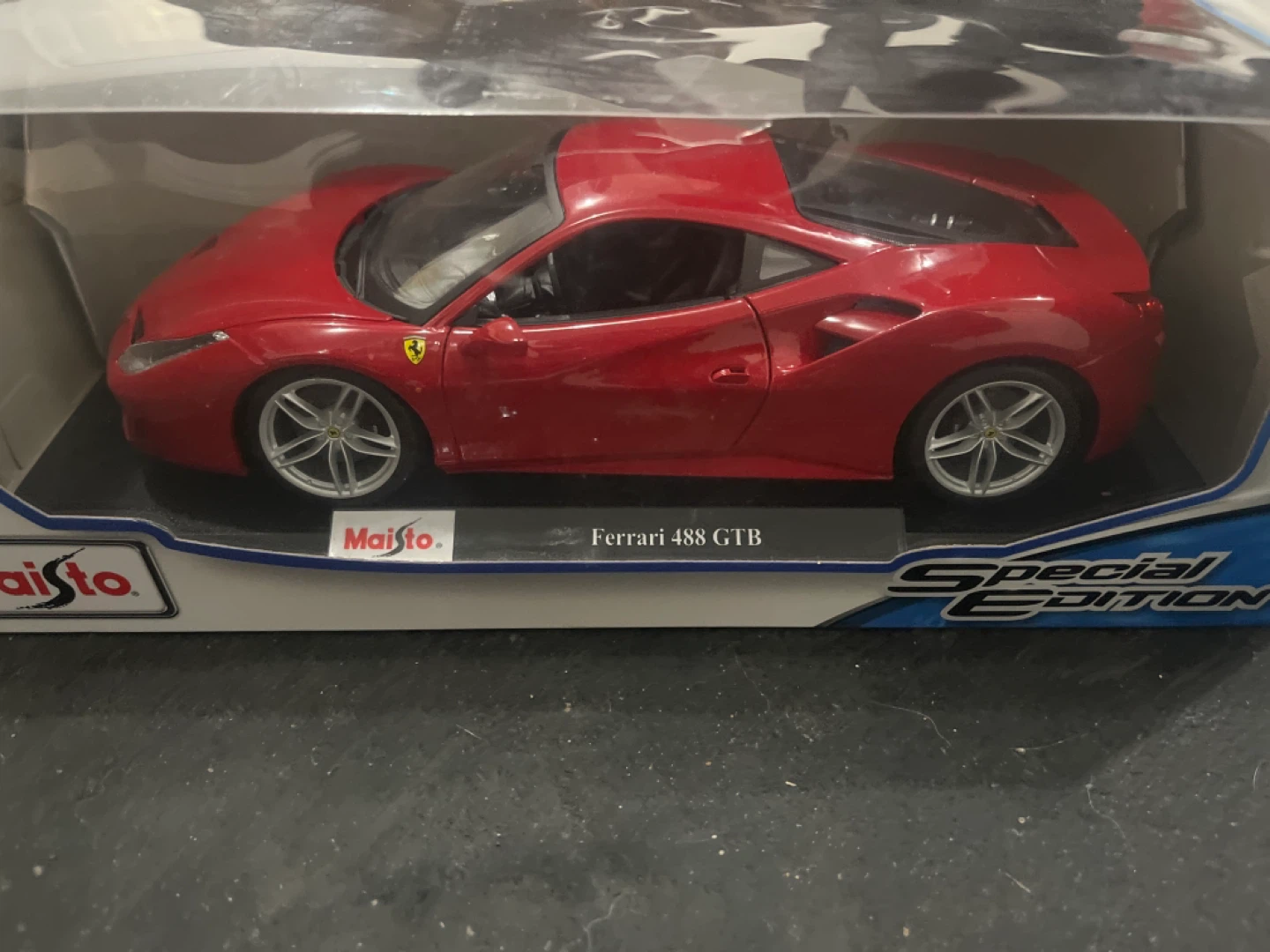 Maisto Ferrari 488 GTB Special Edition Diecast Model Car 1:18