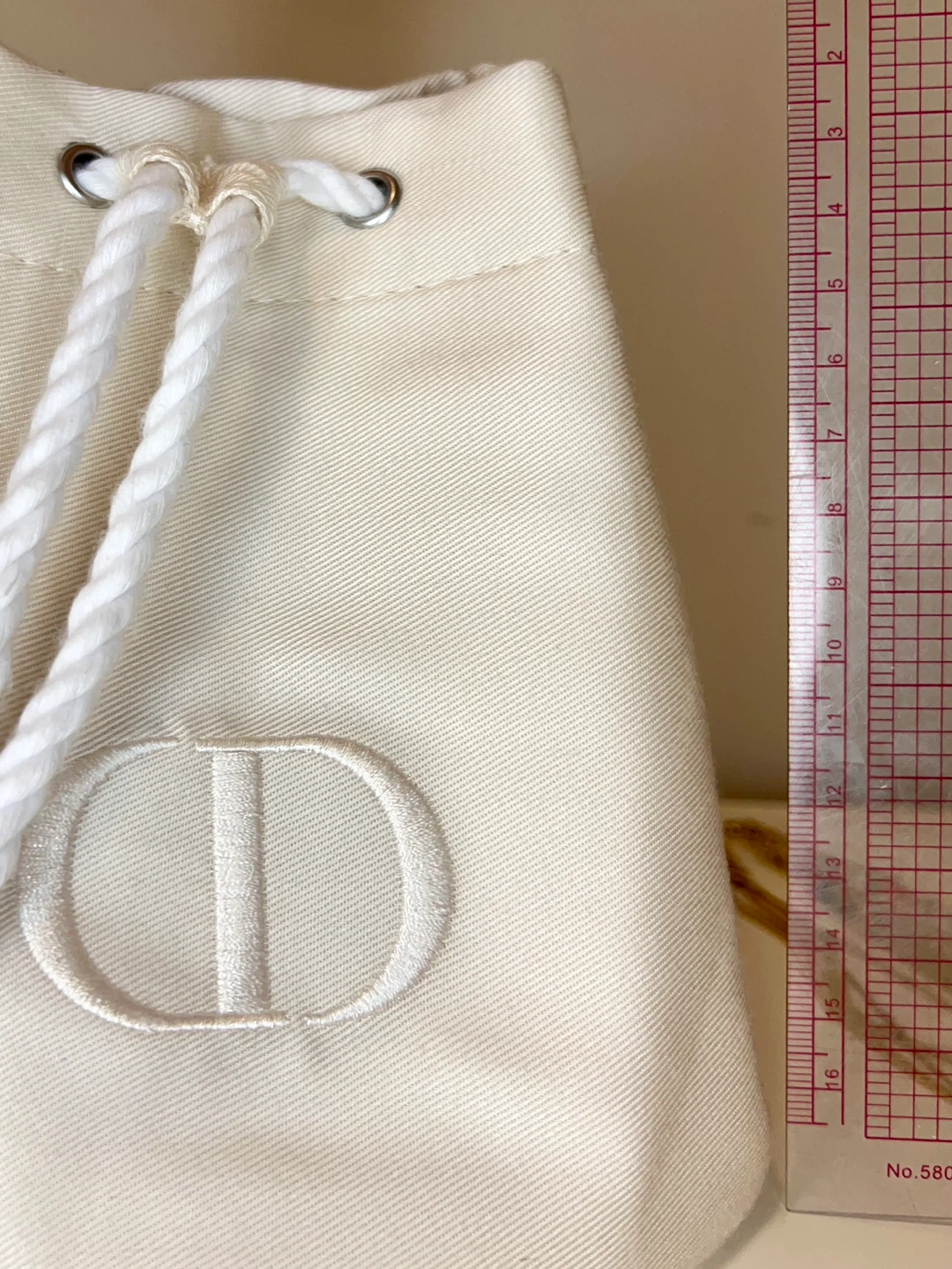 Dior Beauty Drawstring Pouch Bag - photo 5