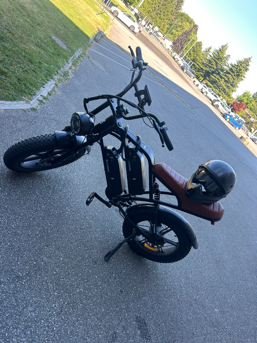 Cycrown cychunter dual battery moped style e-bike. - photo 3