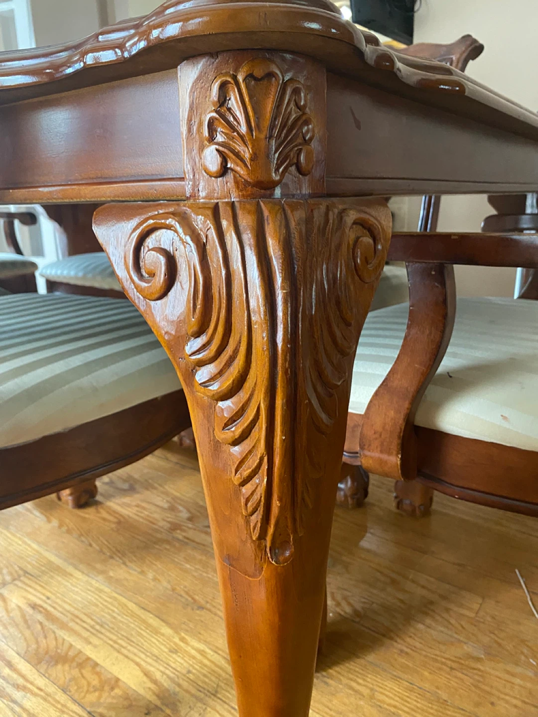 Dining table and 6chairs - photo 3