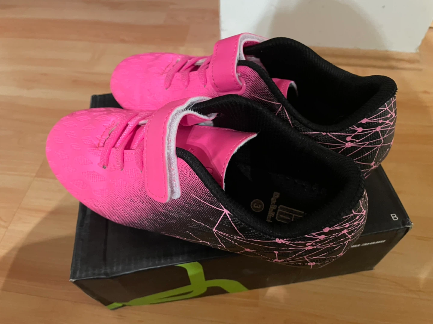 Kids  Cleats Shoes: US Size 3