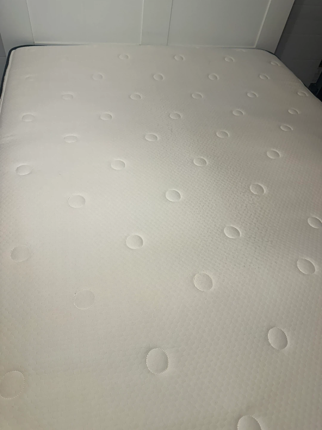 Beautyrest Mattress, White Headboard & Bed Frame - Complete set - photo 4