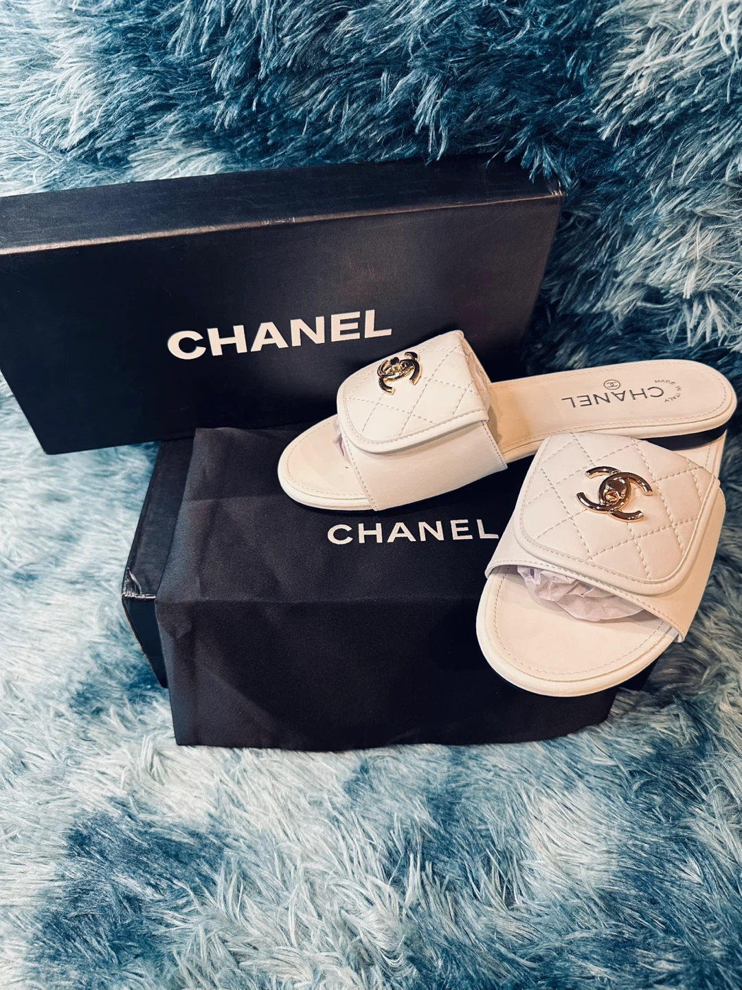 Chanel White sandles - photo 3