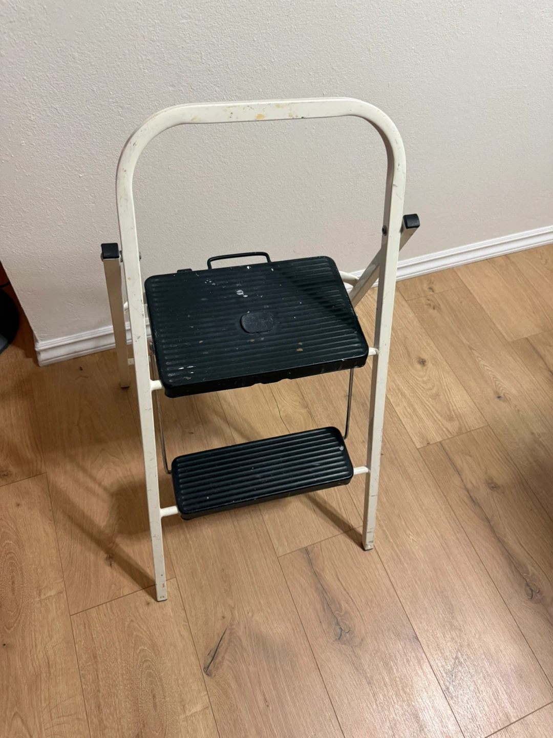 White 2-Step Ladder - photo 2