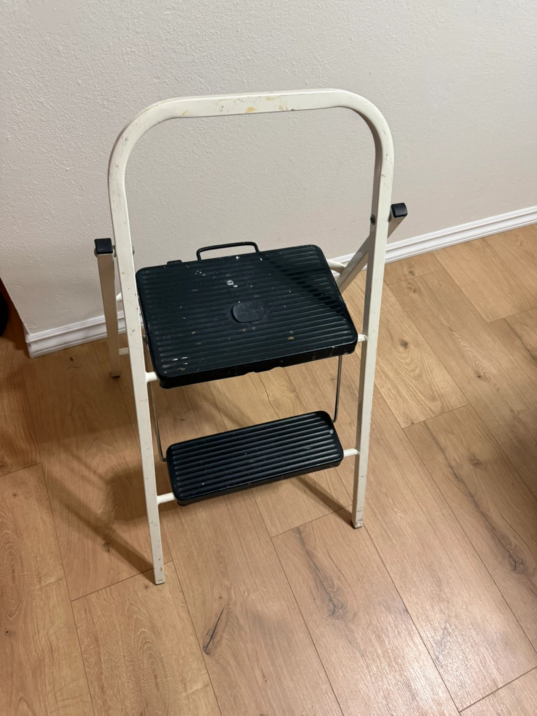 White 2-Step Ladder