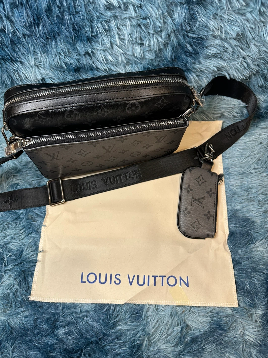 Louis Vuitton Monogram Shoulder Bag with Pouch - photo 3