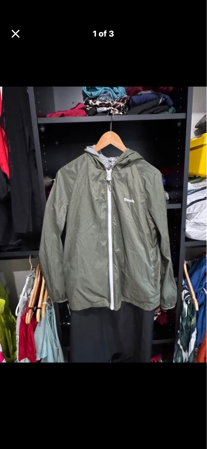 Bench. Lightweight Hooded Jacket. Size Med - photo 3