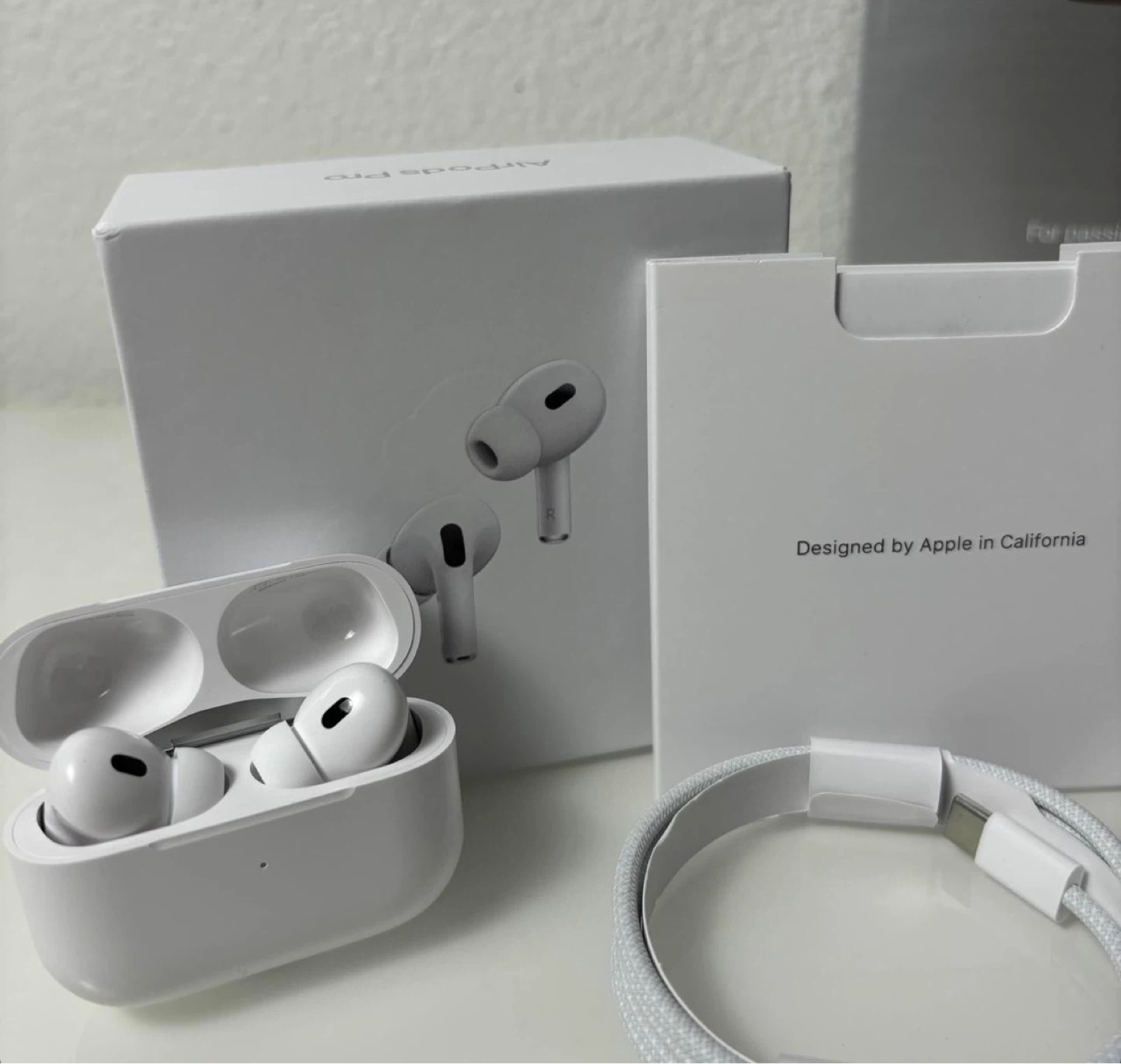 Apple AirPods Pro (2nd Generation) - photo 2
