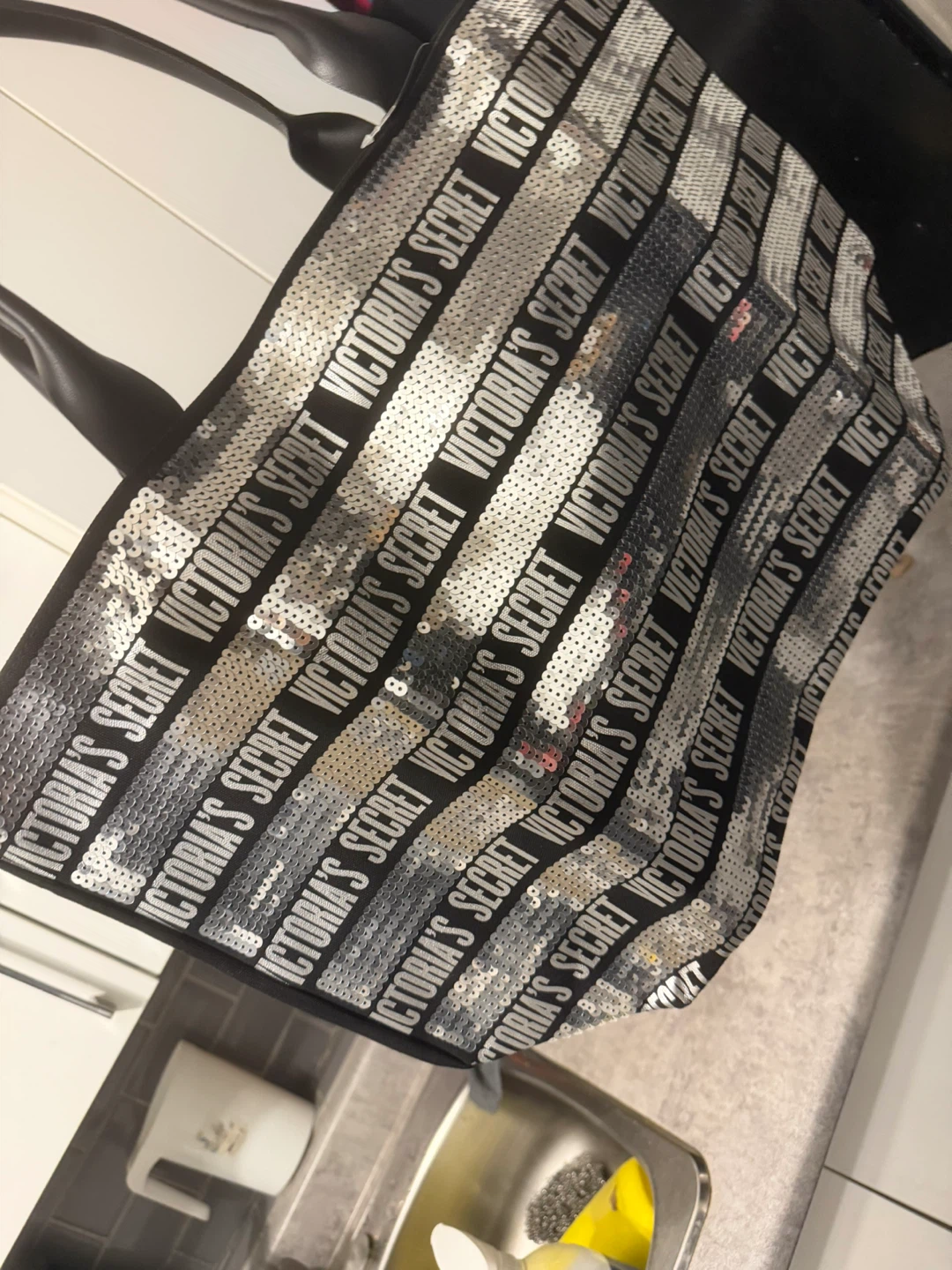 Victoria's Secret Sequin Tote Bag - photo 4