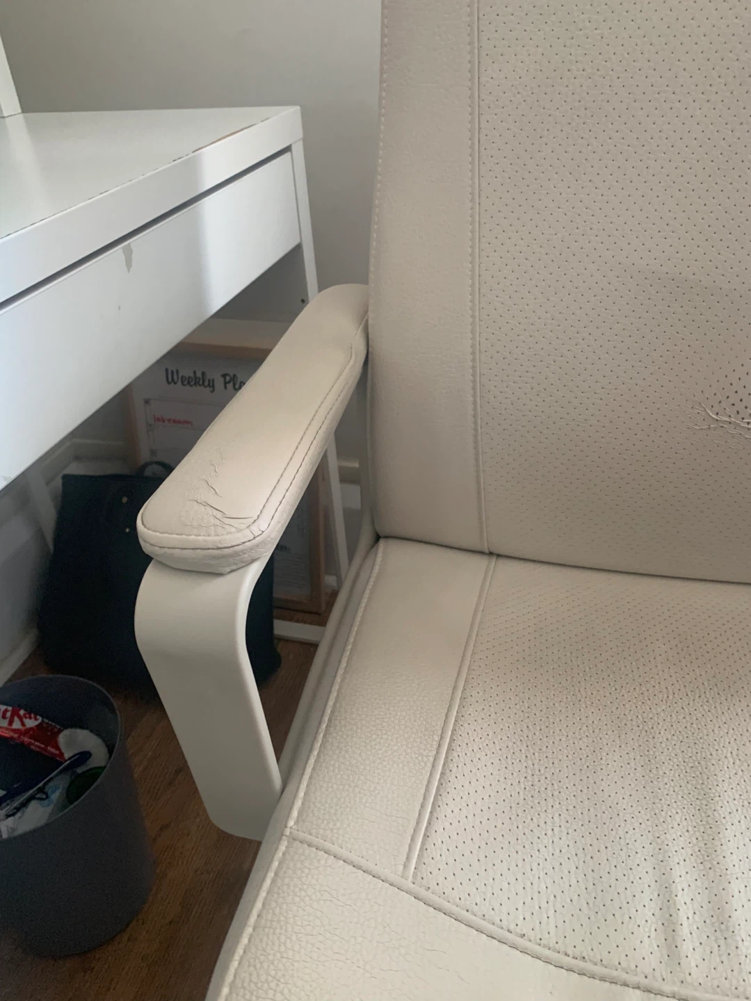 White Office Chair - photo 4