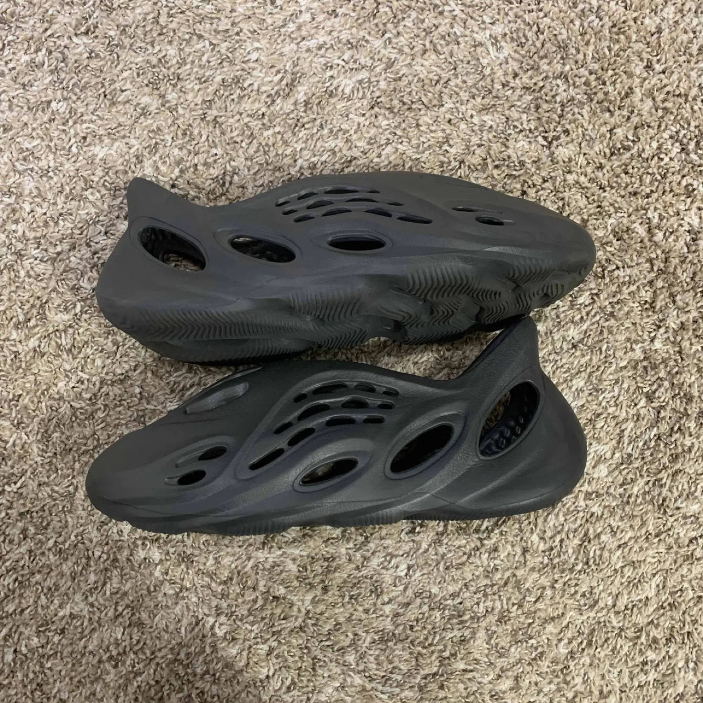 Onyx Foam Runners (Size 13)