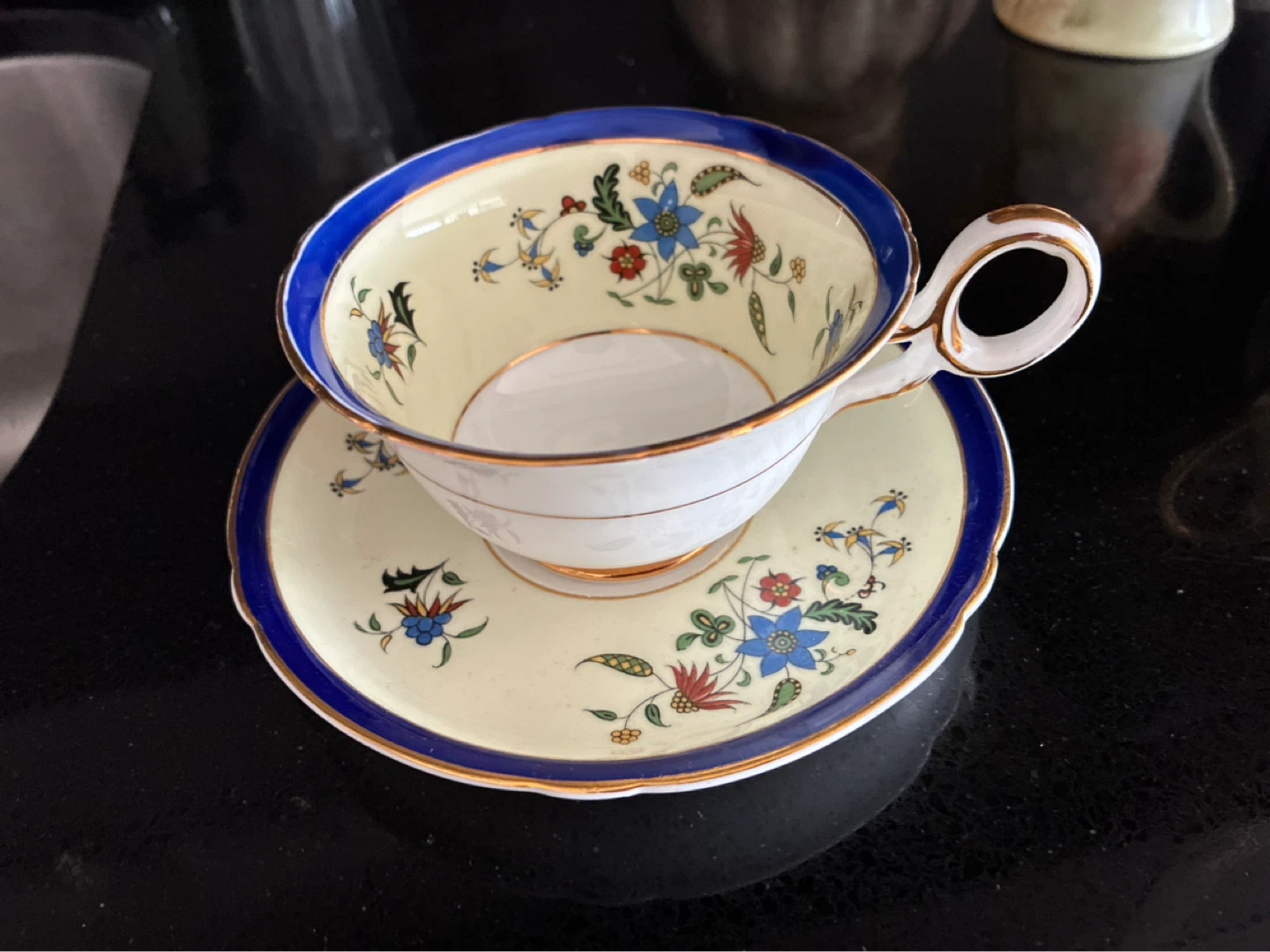 Vintage Teacup, Saucer, Creamer, and Sugar Bowl Set - photo 3