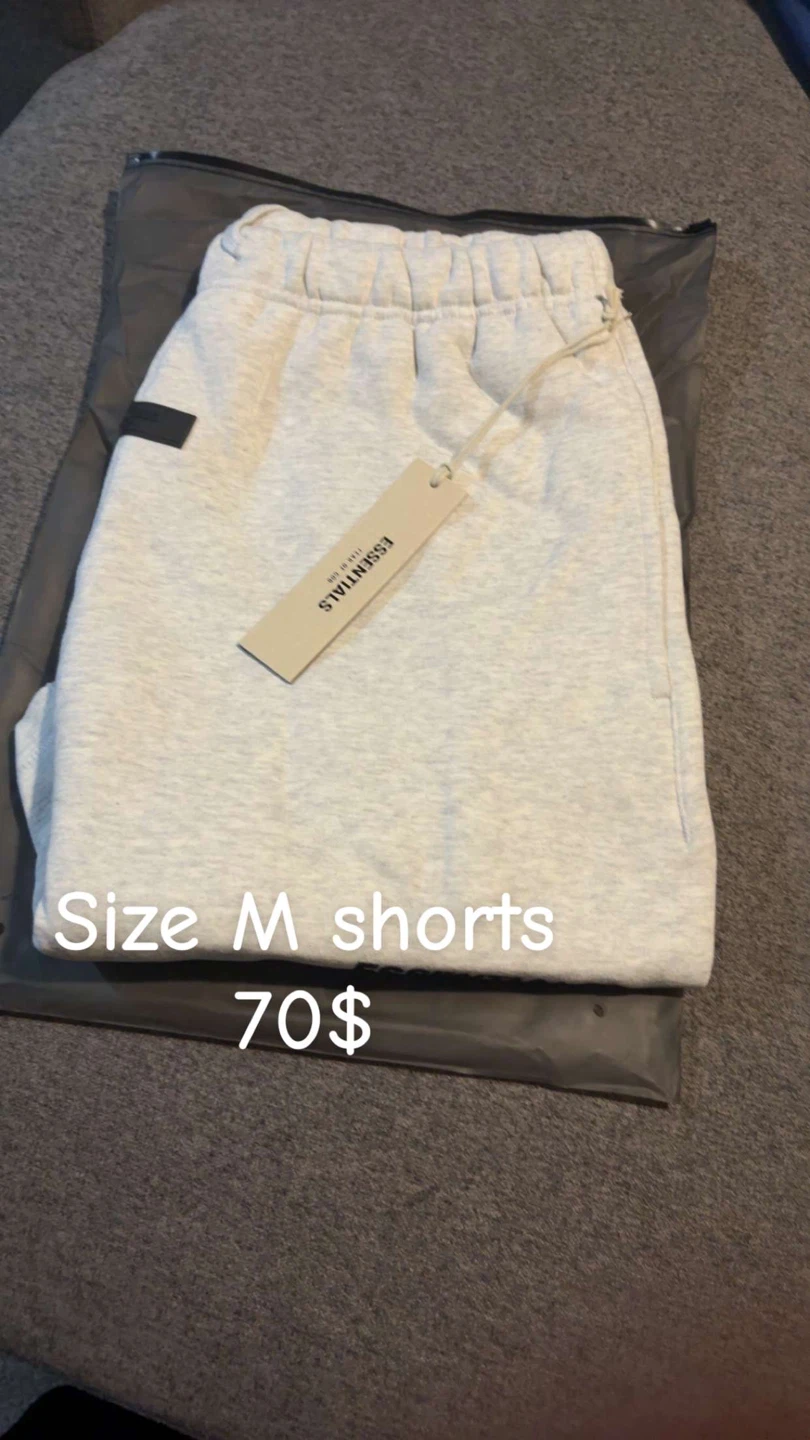 ESSENTIALS Fear of God Grey Sweat Shorts Size M