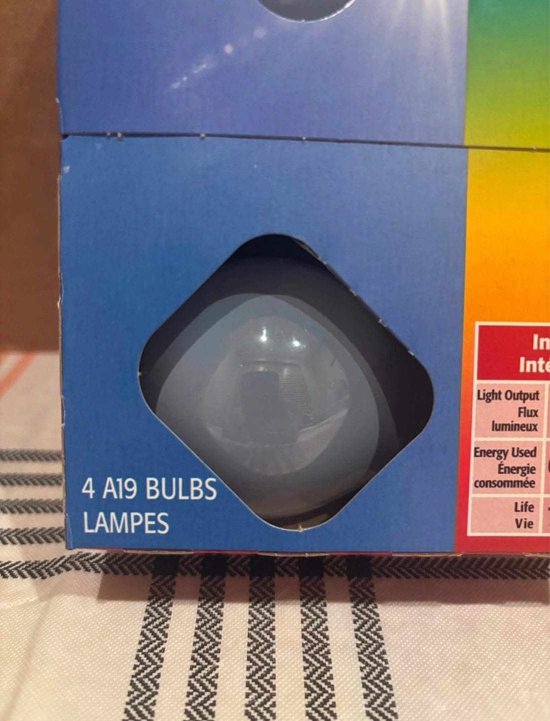 Sylvania Daylight 60W A19 Light Bulbs 4-Pack – 640 Lumens - photo 4