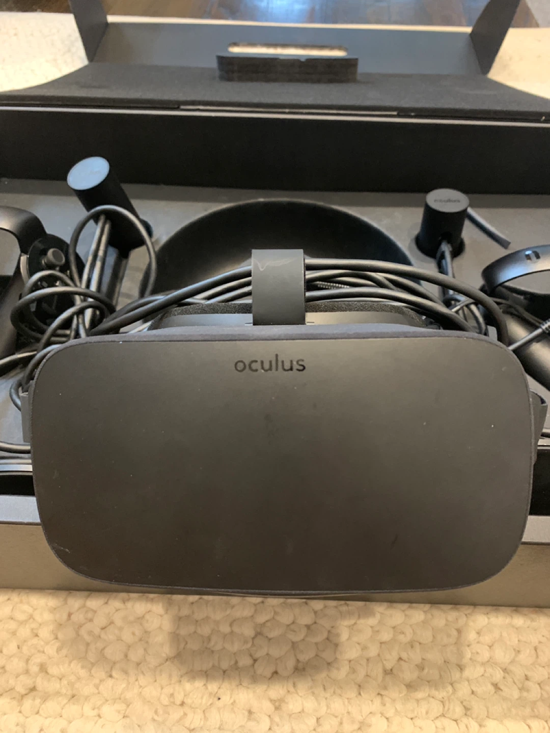 Oculus VR Headset with Controllers - photo 2