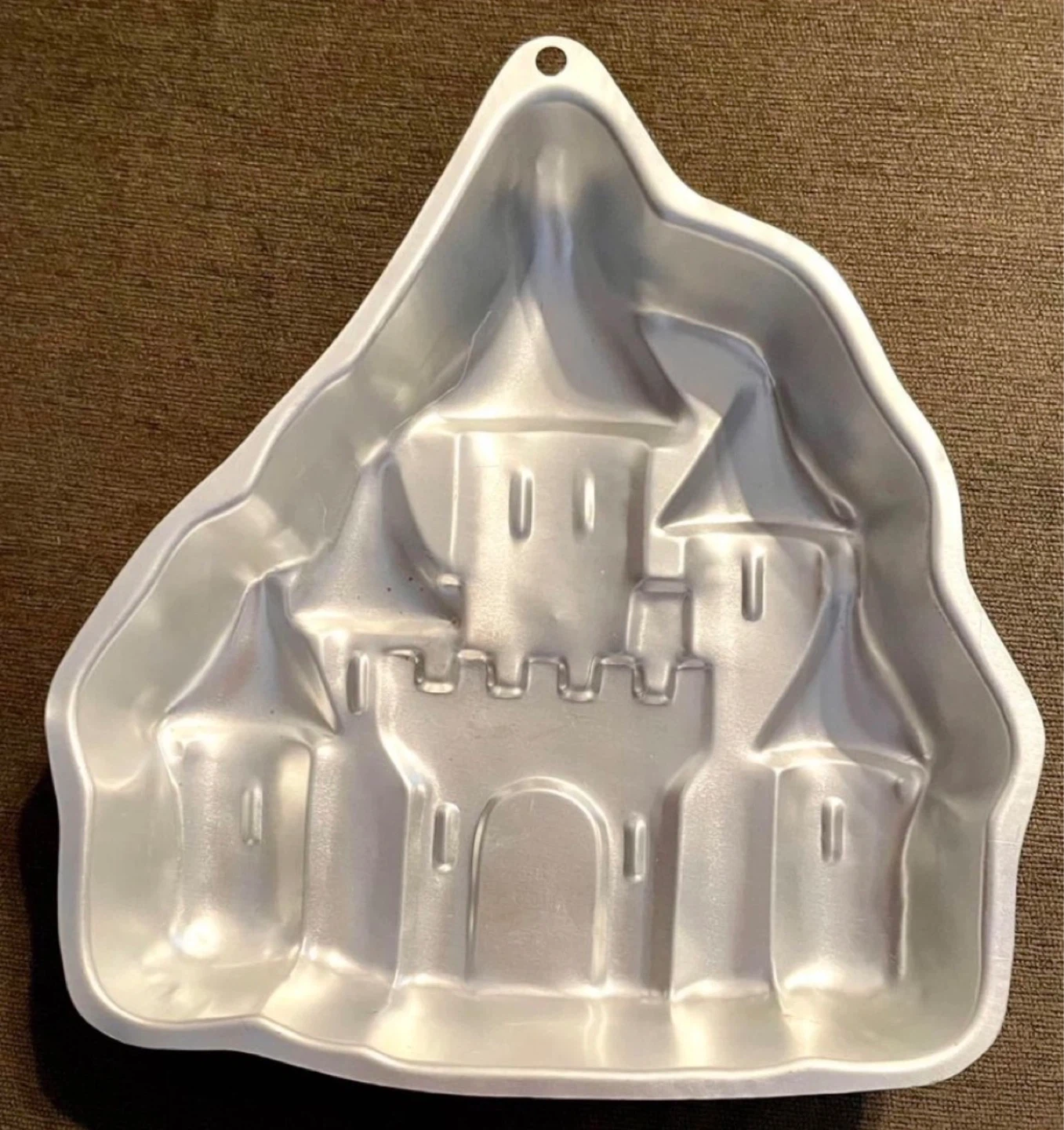 WILTON ENCHANTED CASTLE CAKE PAN - photo 2