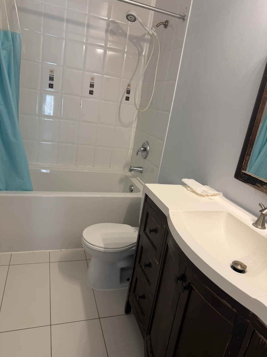 Private room in second floor North York - photo 3