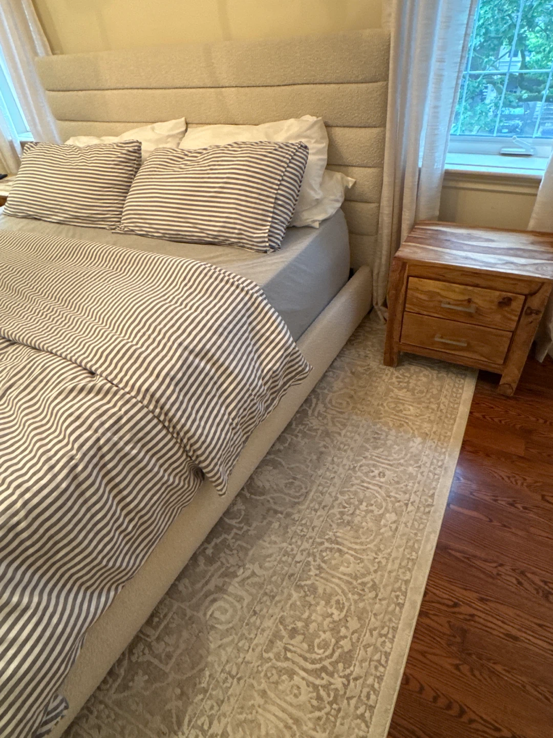 King Size Urban Barn Bed Frame with Upholstered Headboard - photo 3