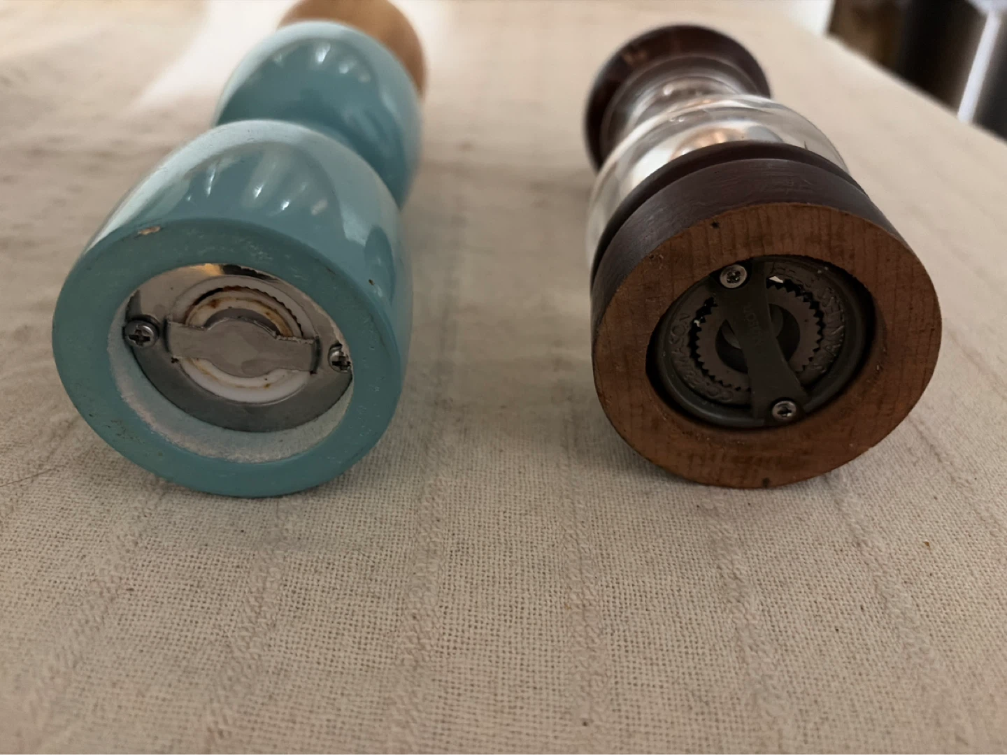 Salt and Pepper Grinders Set - photo 2