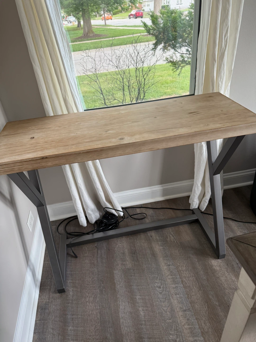 Accent table