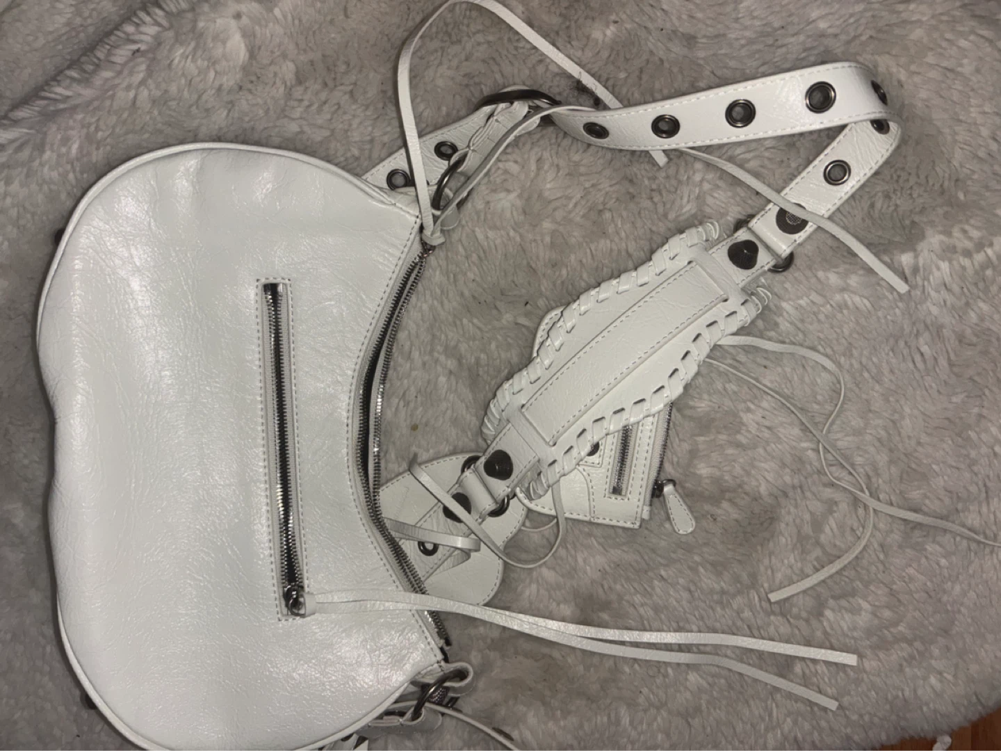 Balenciaga White Leather Shoulder Bag - photo 3