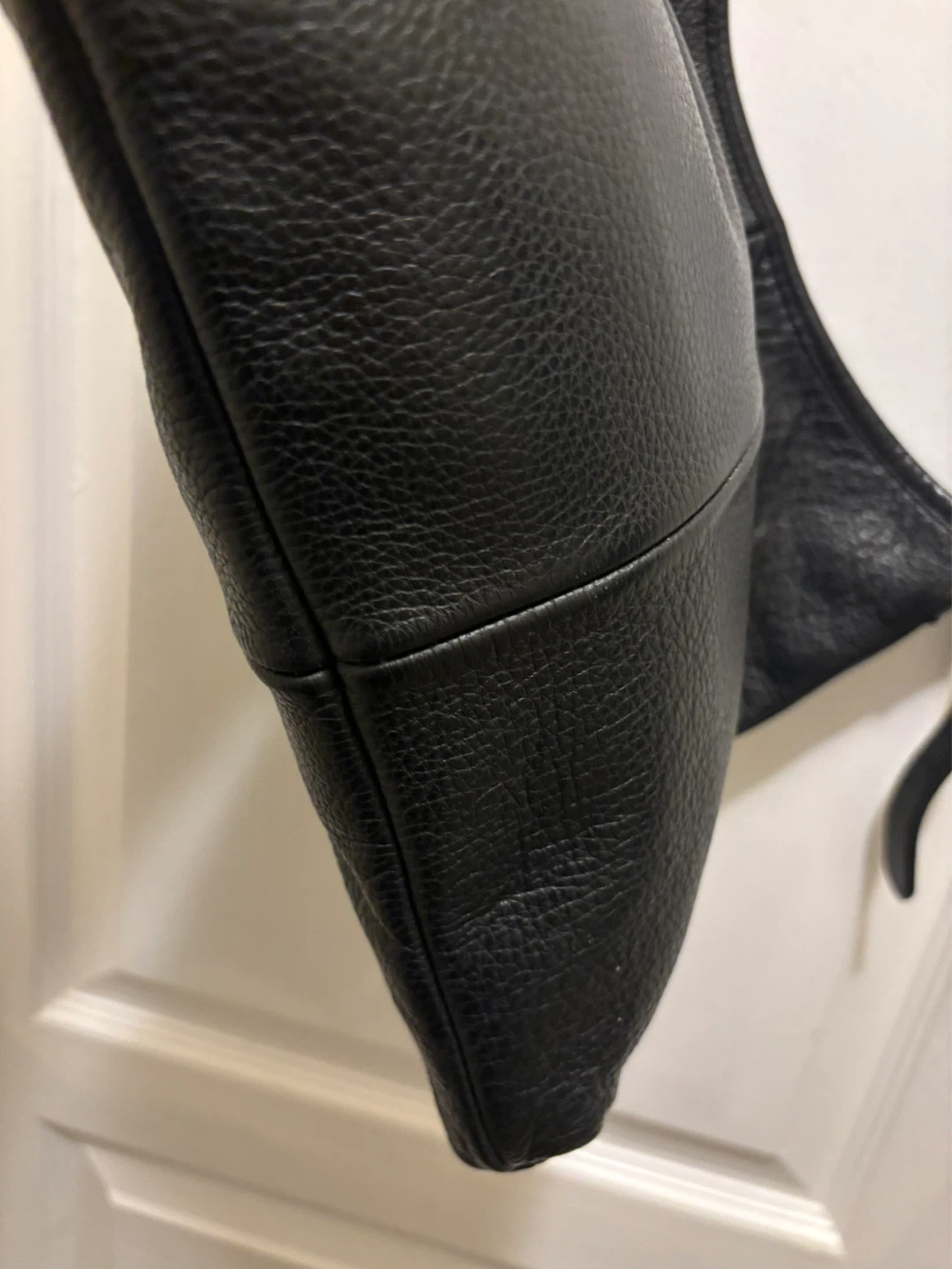 Made in Canada Roots Black Leather Shoulder Bag - photo 4