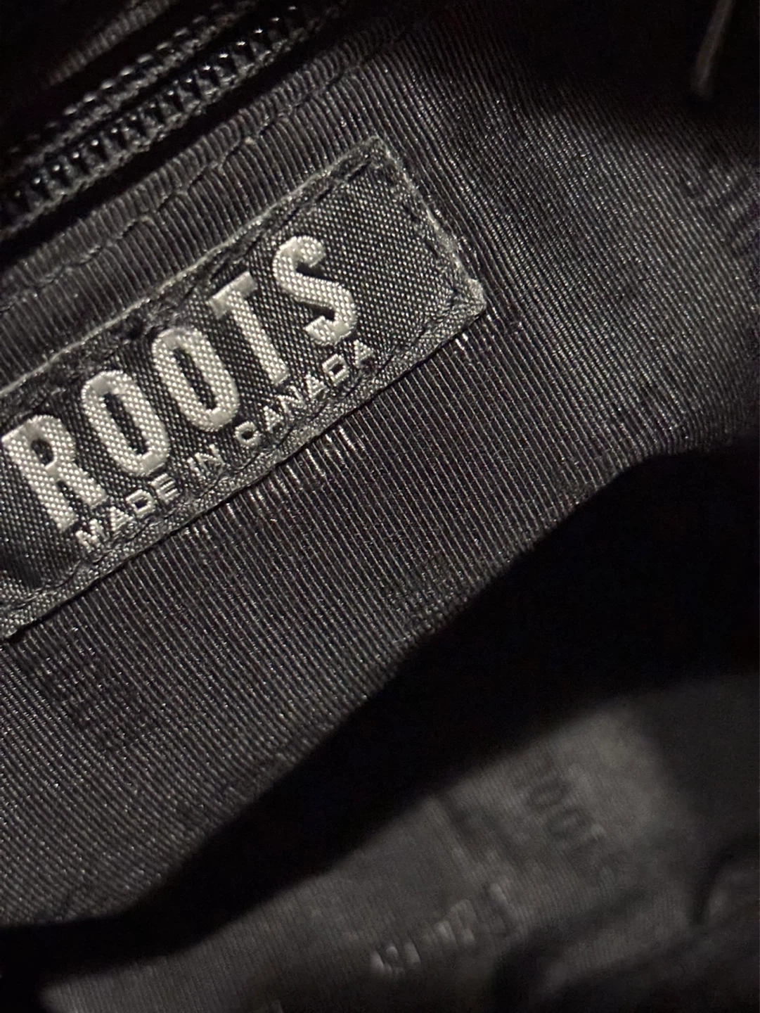 Made in Canada Roots Black Leather Shoulder Bag - photo 3