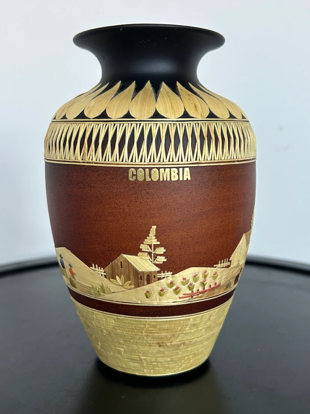 El Zipa Colombia Straw Marquetry Wooden Vase