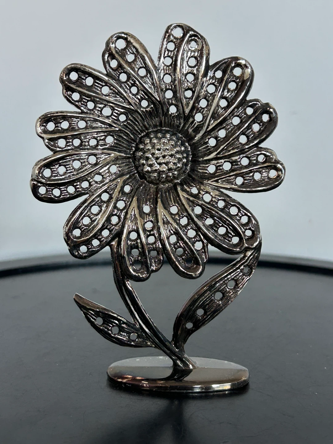 Vintage Silver-Tone Daisy Flower Figurine / Earring  Display