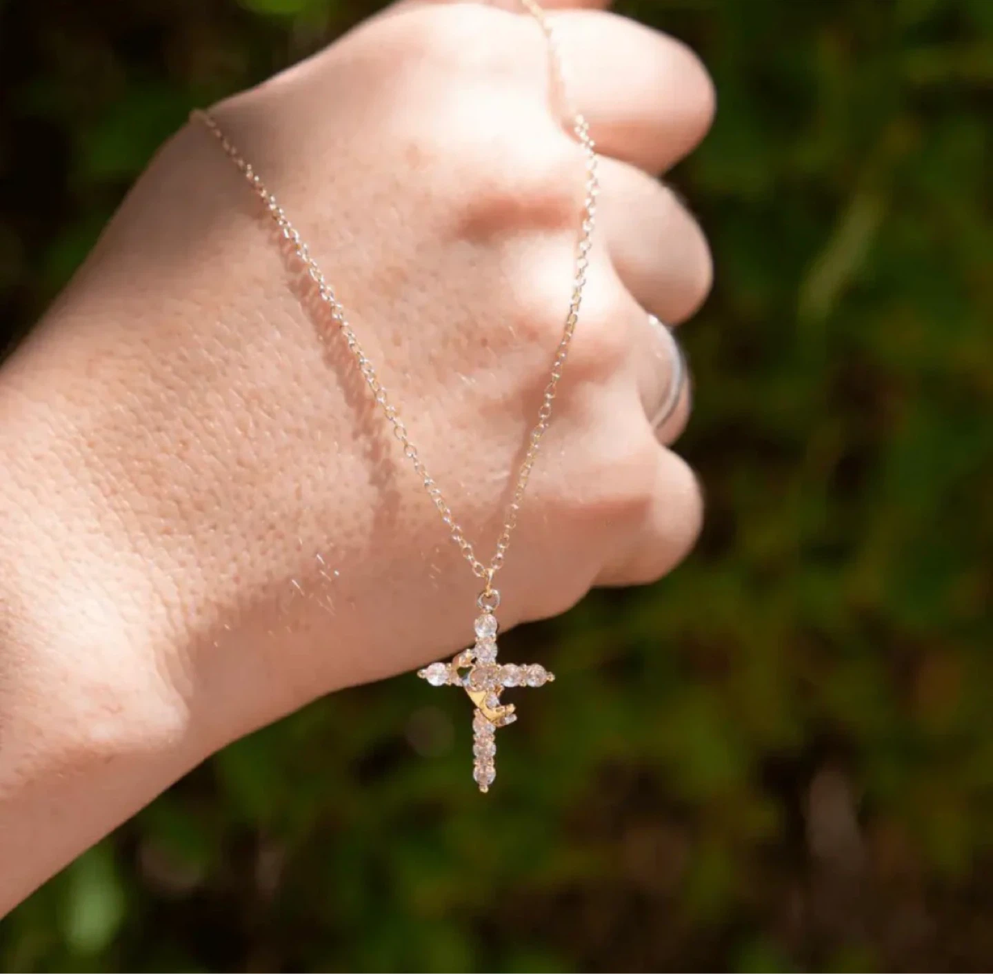Lainly Cross Necklace with Crystals