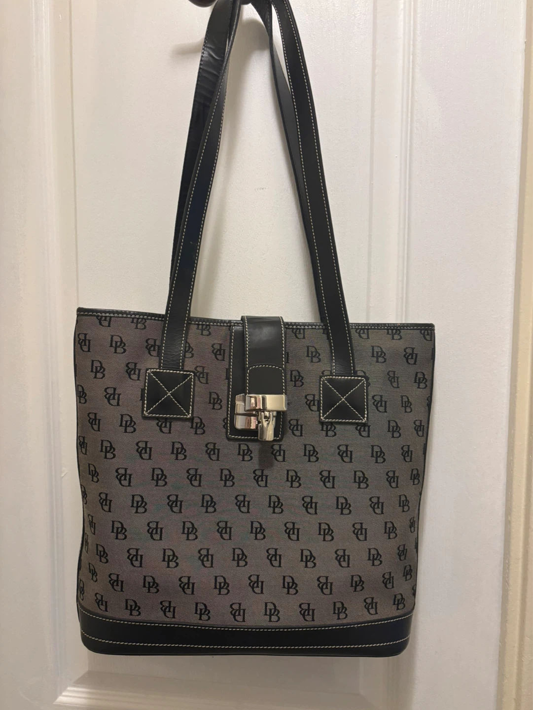 Dooney & Bourke Monogram Tote Bag - photo 5