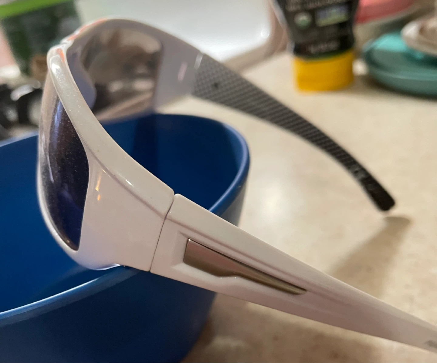 2 White Sport Sunglasses both $10 - photo 3