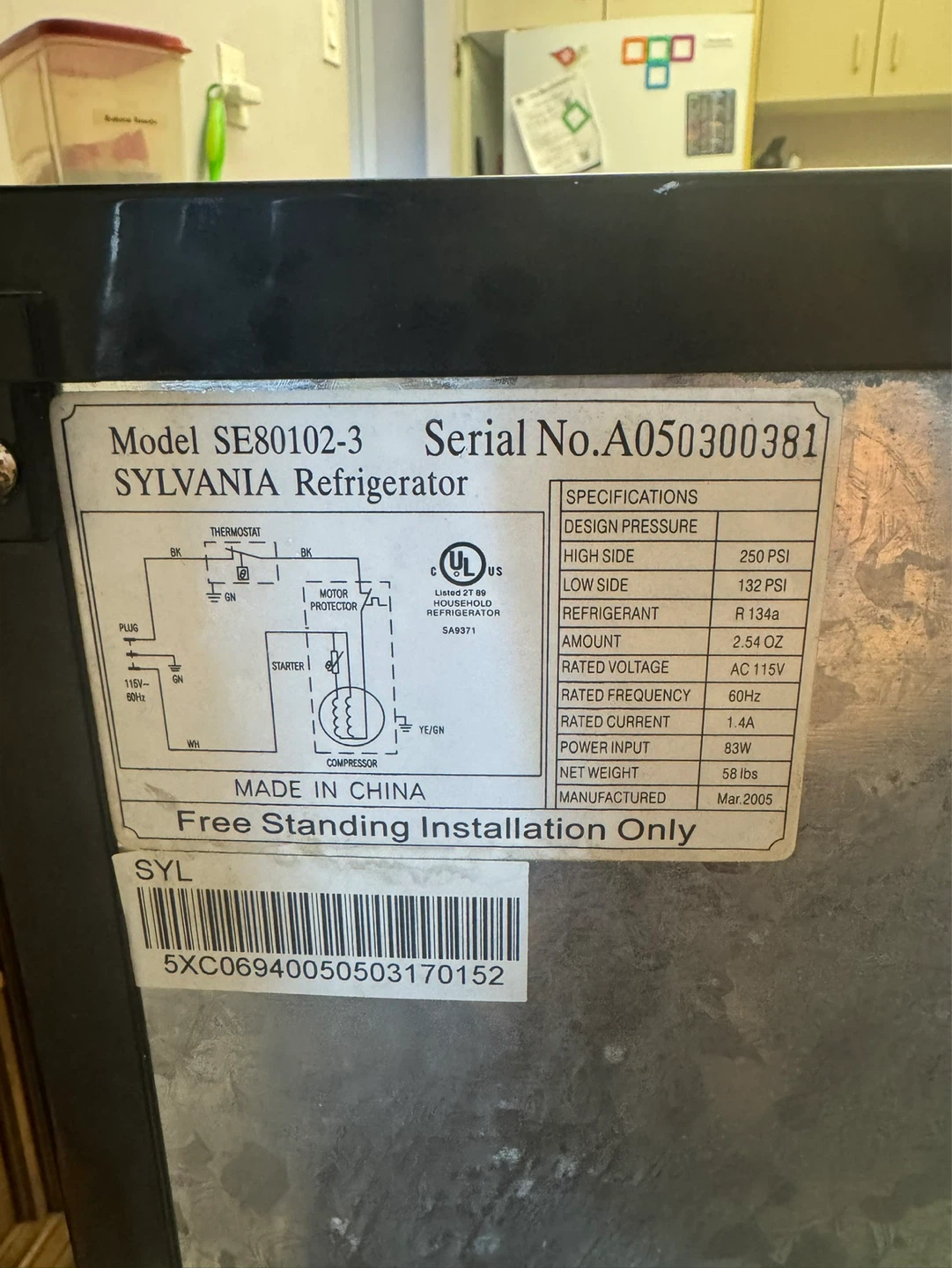 Sylvania SE80102-3 Refrigerator - photo 3