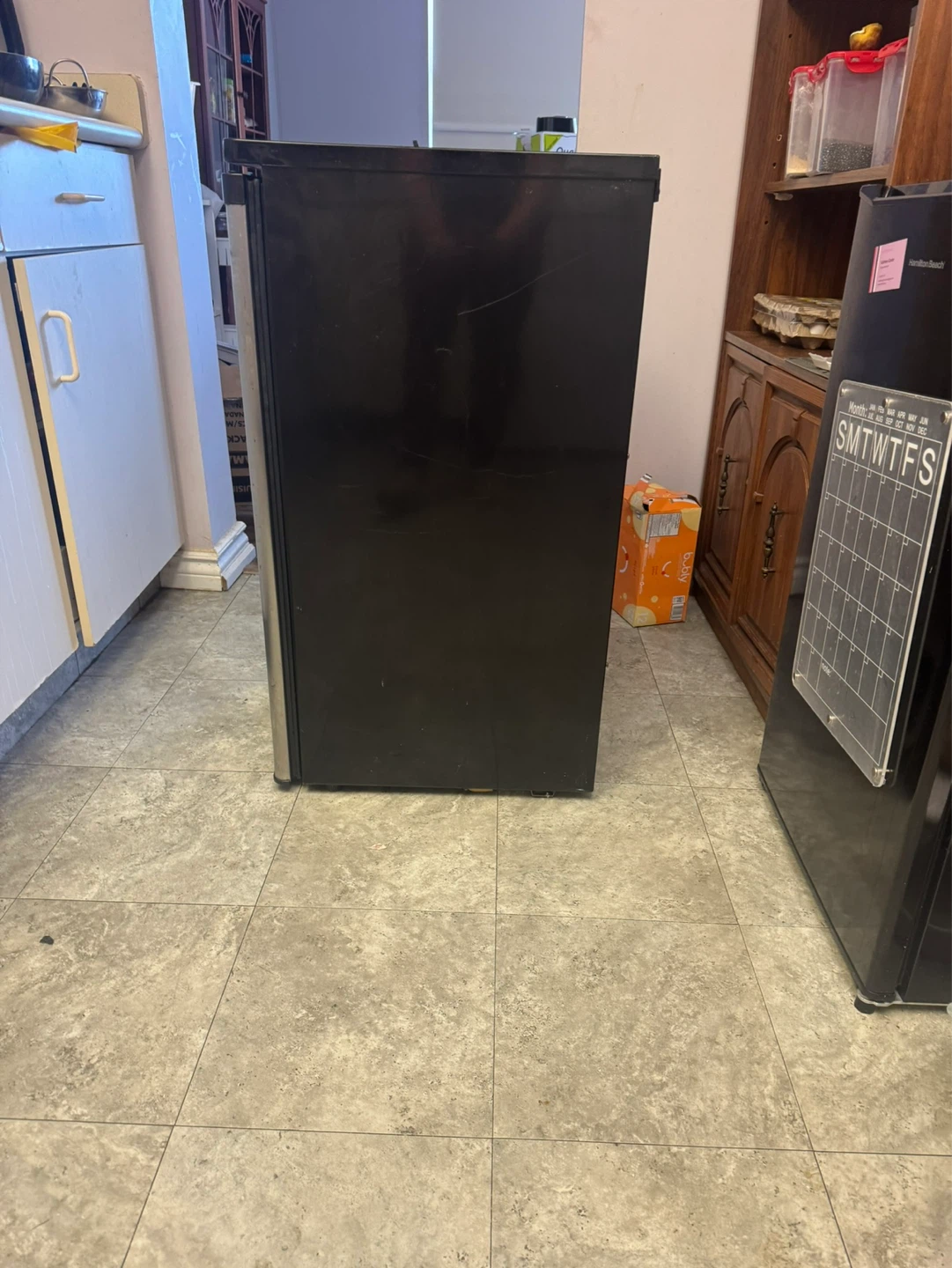 Sylvania SE80102-3 Refrigerator - photo 5