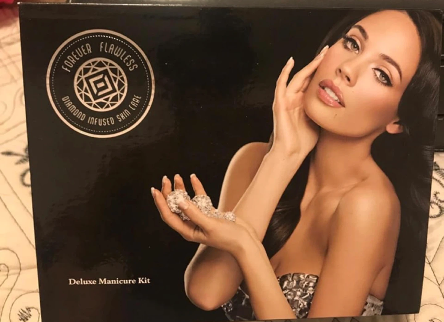 Forever Flawless Deluxe Manicure Kit