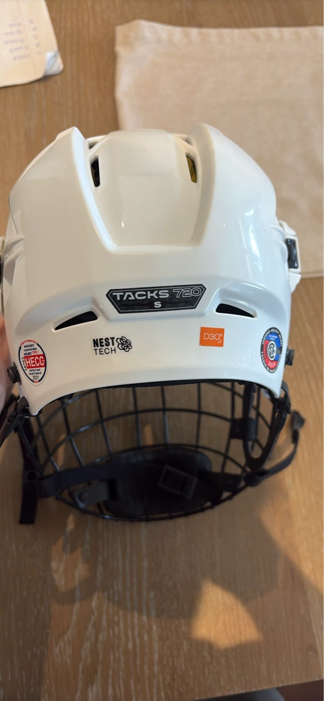 CCM Tacks 720 Hockey Helmet with Cage - photo 4