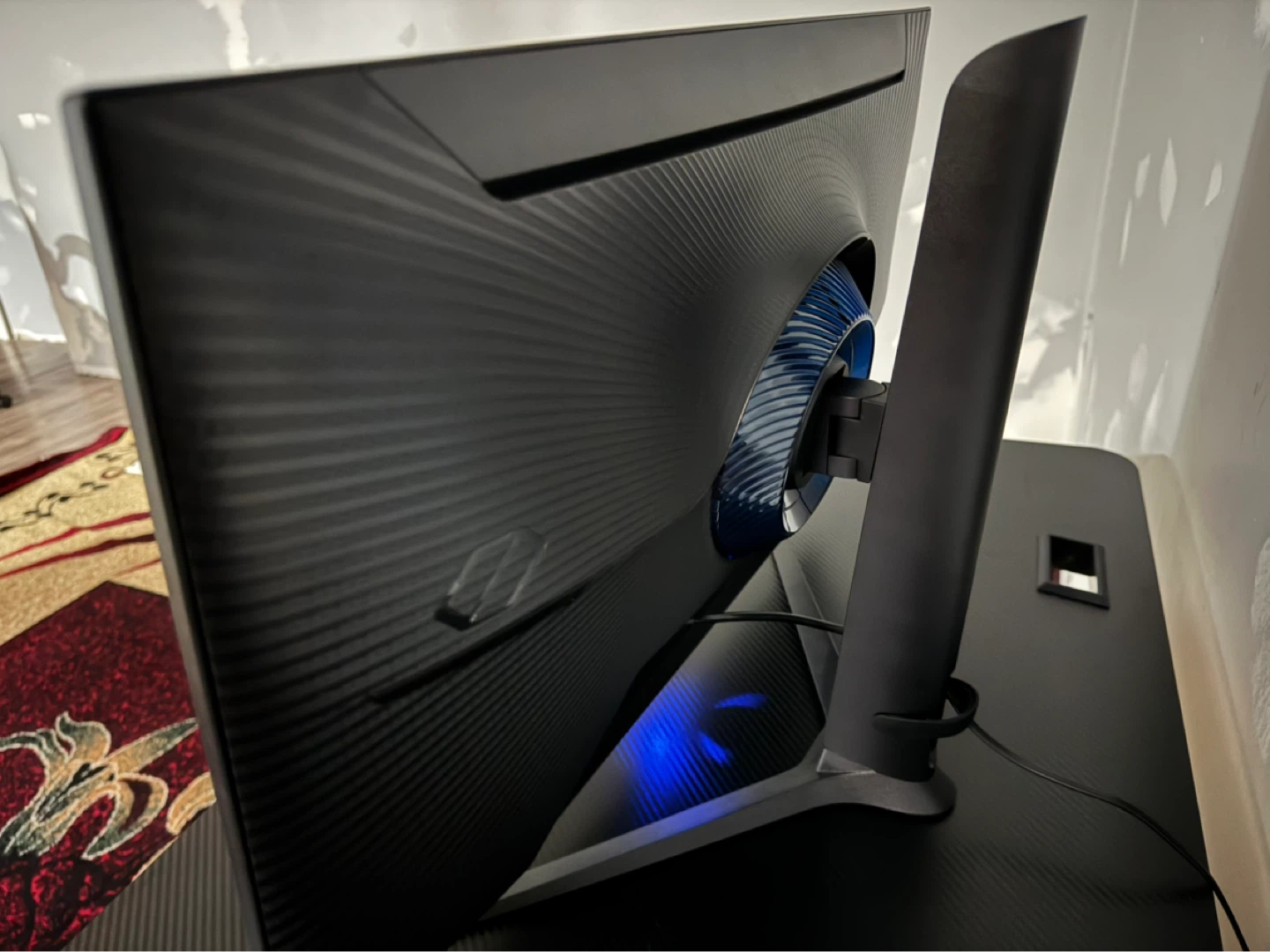 Samsung Odyssey Gaming Monitor - photo 2