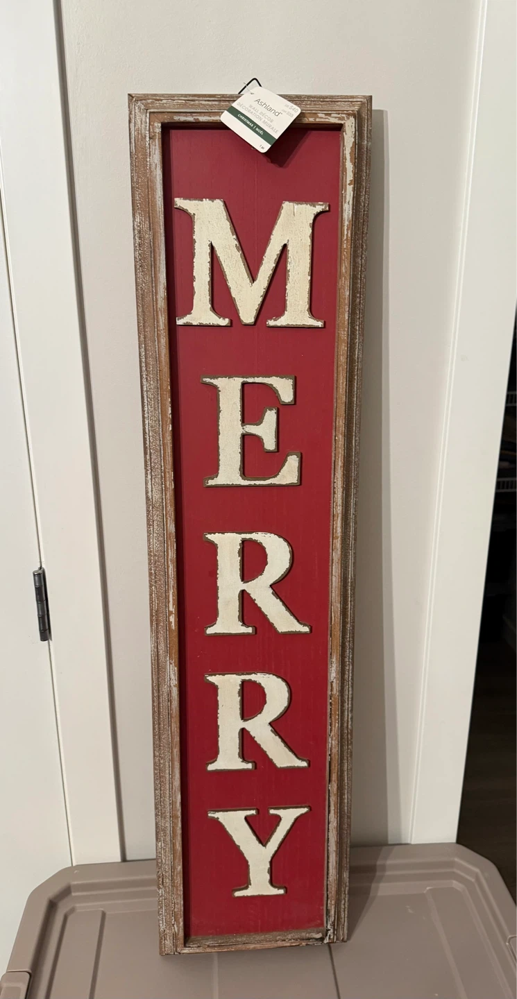 “Merry” Sign - New With Tags - Pick Up in Alpine Park SW