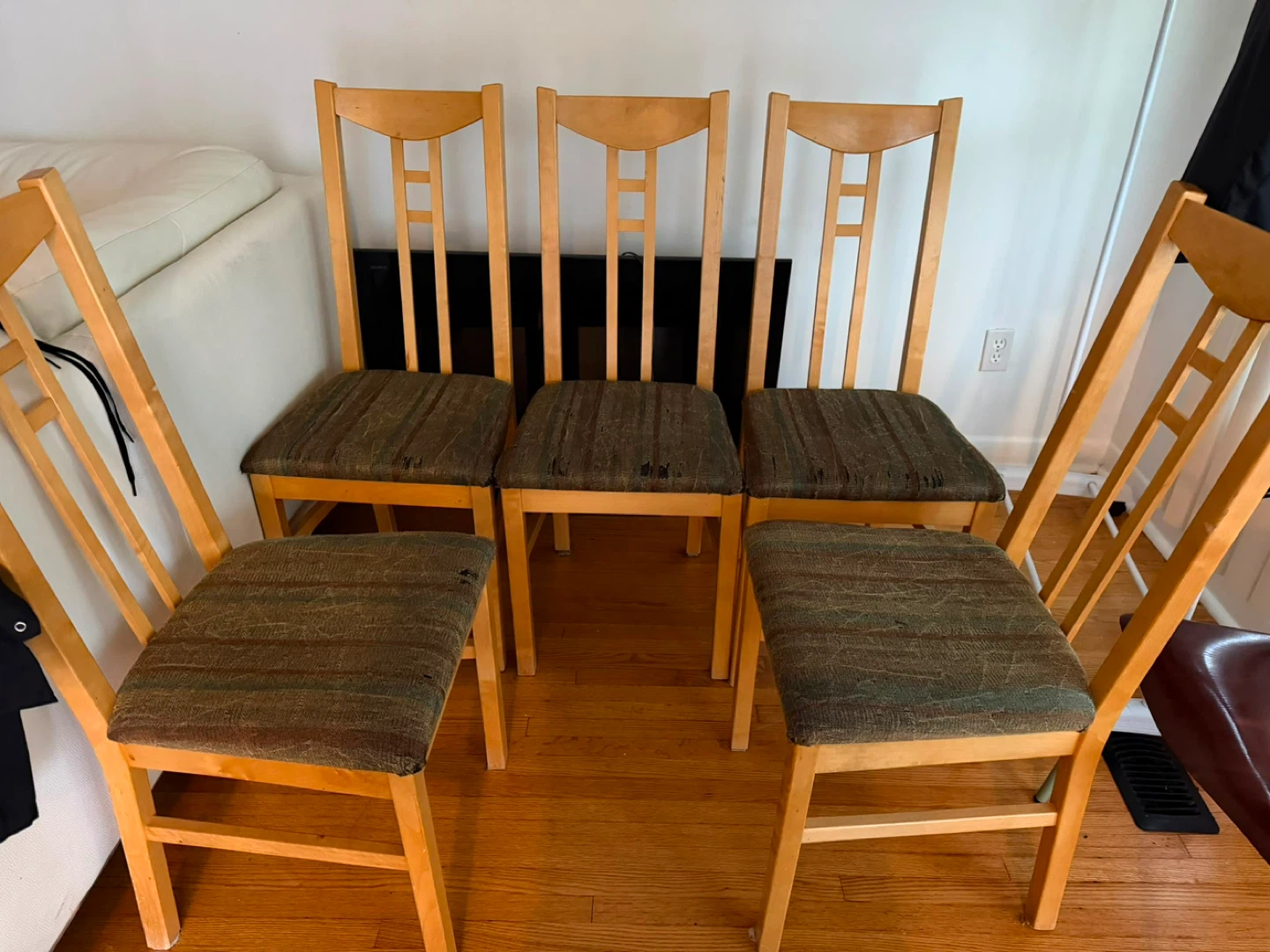 Set of 5 Wood Dining Chairs - photo 3
