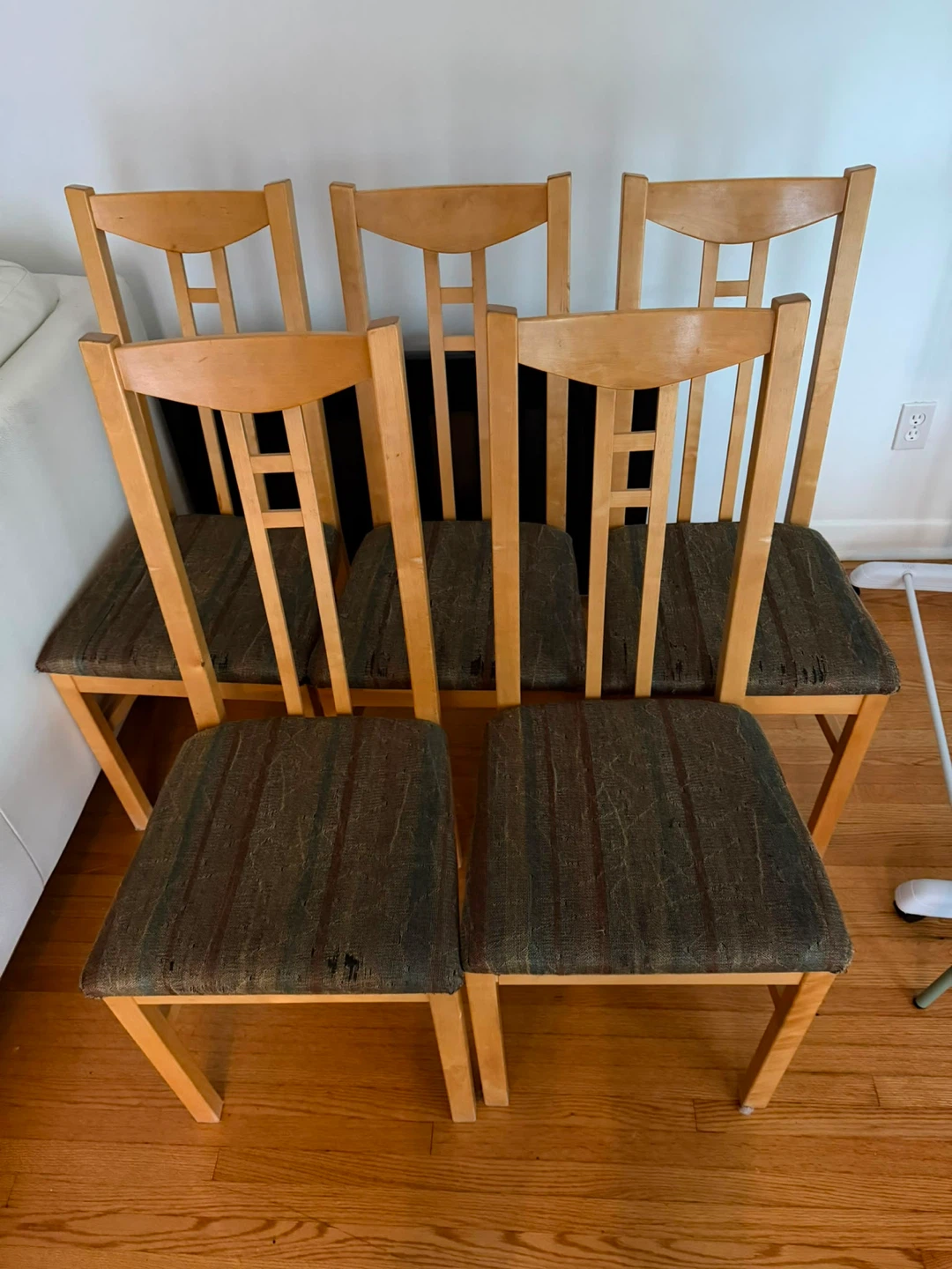 Set of 5 Wood Dining Chairs - photo 4