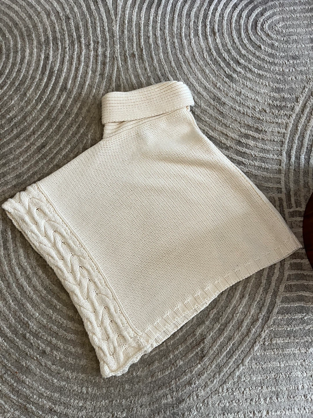 GUESS by Marciano Cream Cable Knit Poncho