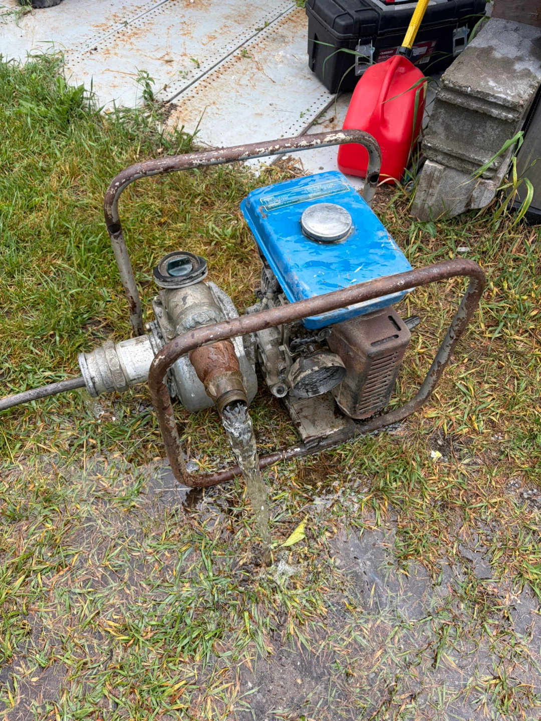 Used Water Pump - photo 2