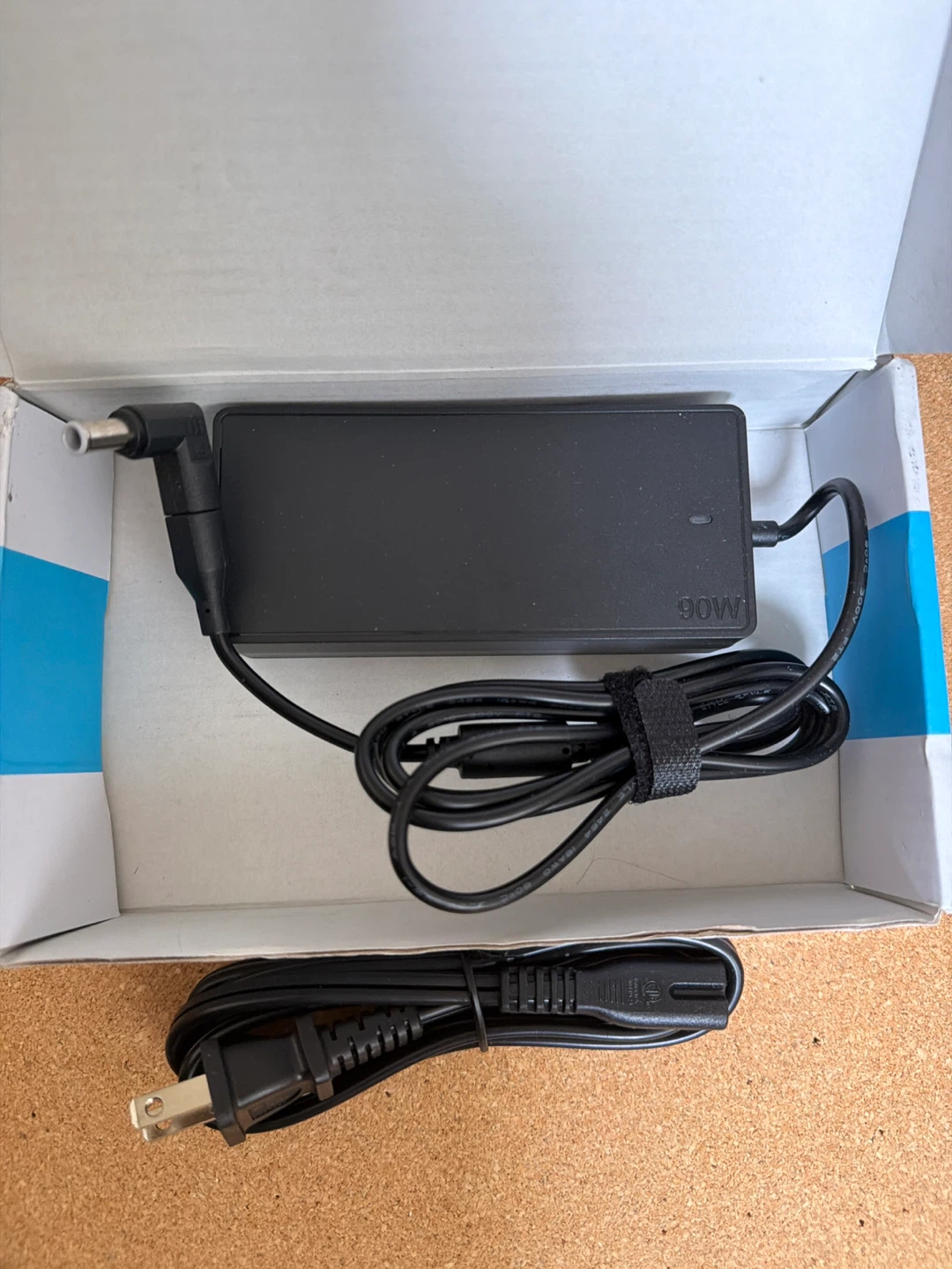 Power Adapter for Portable Mobile Devices - photo 2