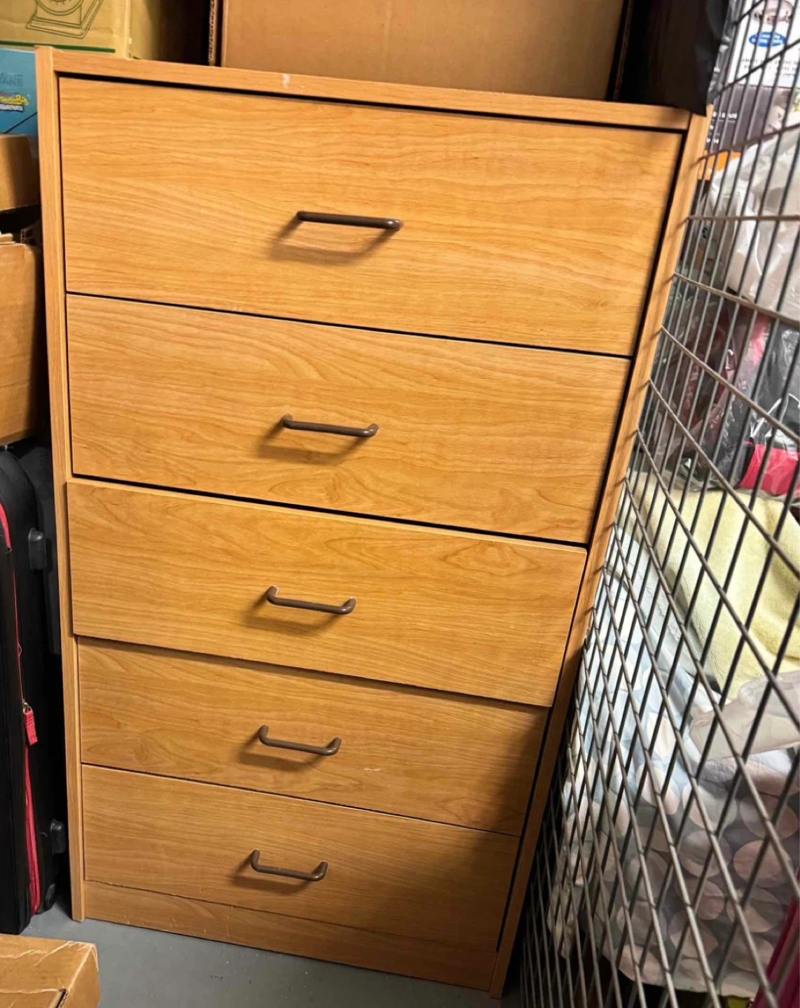 Good condition Light Oak 5-Drawer Dresser