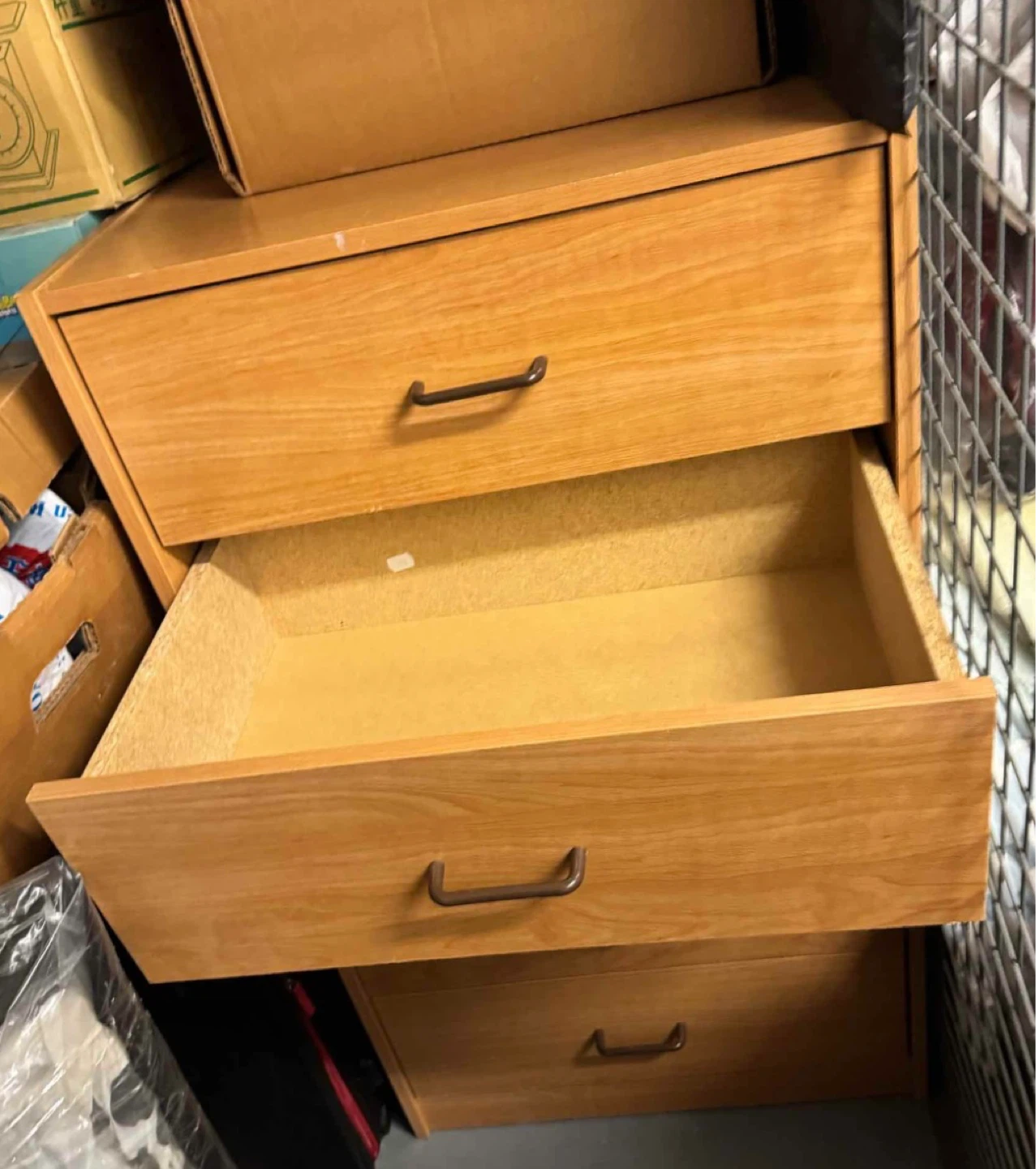 Good condition Light Oak 5-Drawer Dresser - photo 2