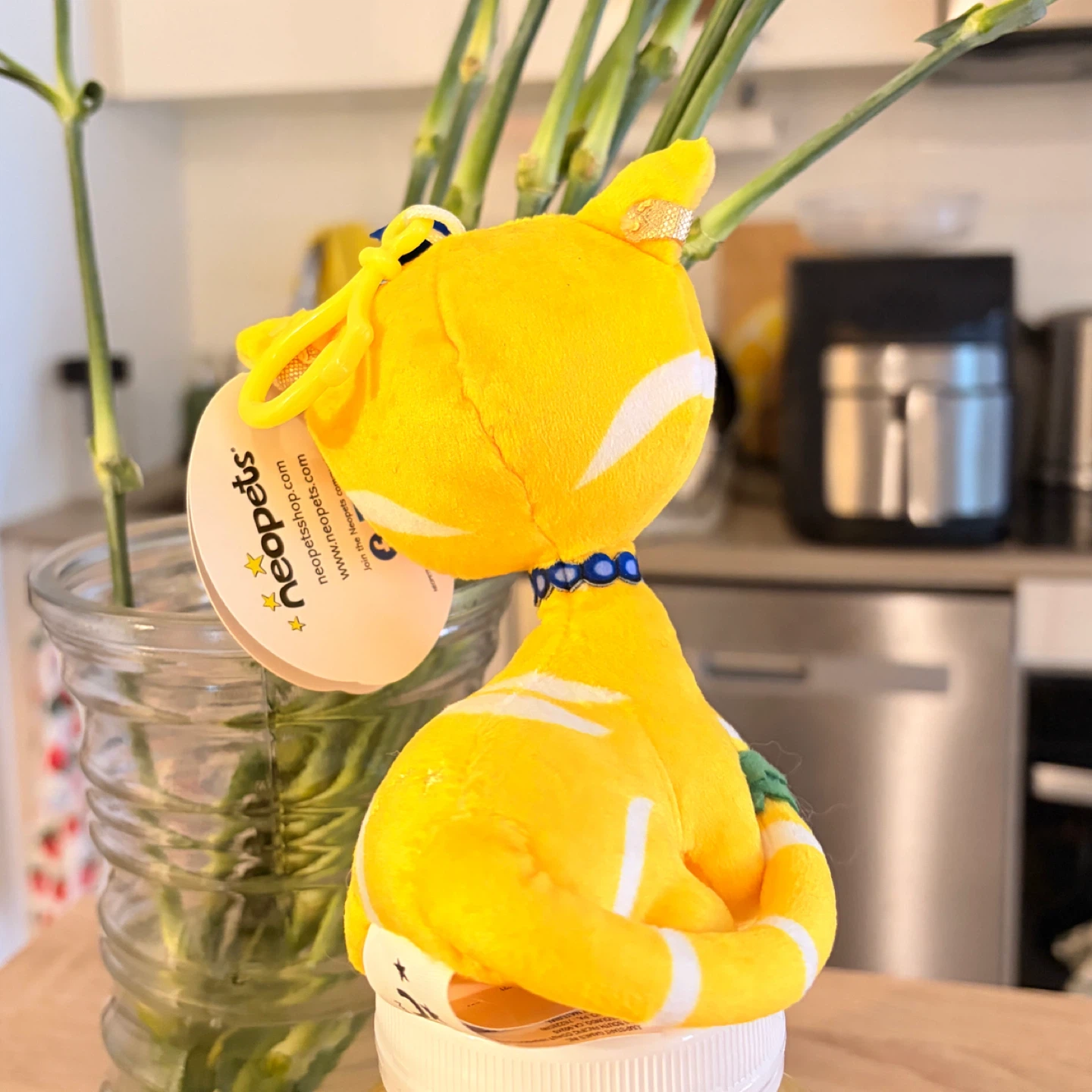 Official Neopets Retired Island Kadoatie Plush Keychain - photo 3