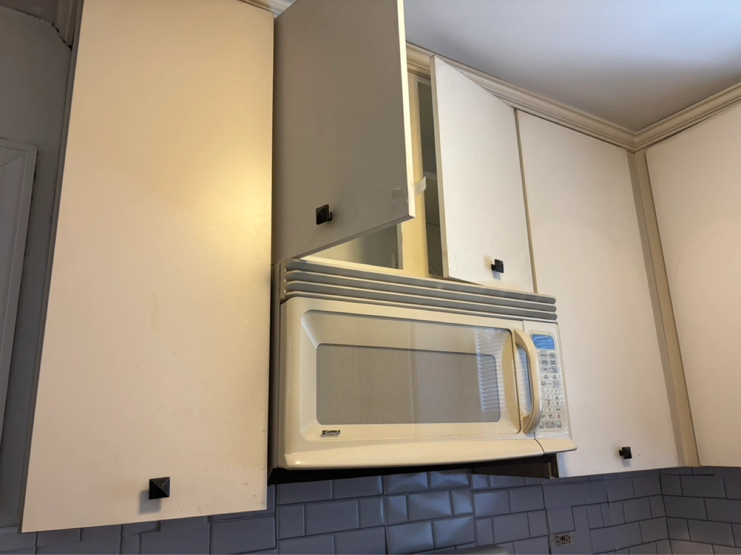 GE Electric Stove and Whirlpool Dishwasher - photo 3